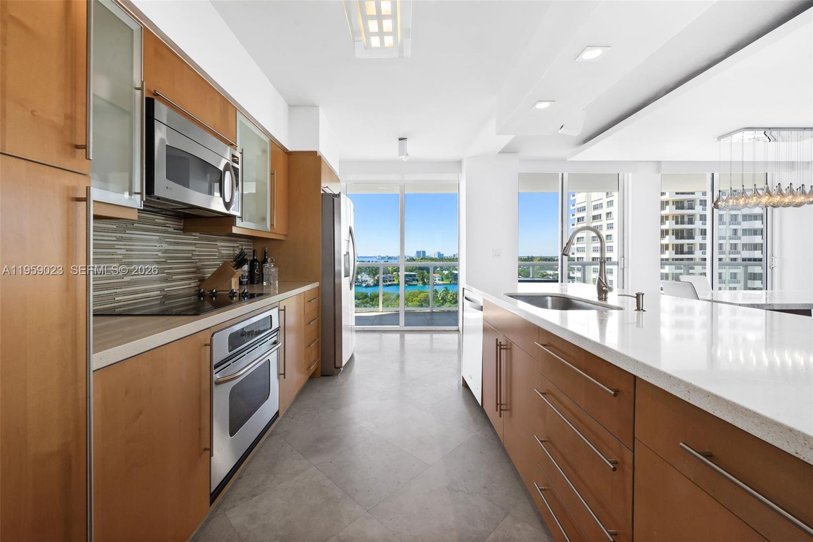 6365 Collins Ave #1008, Miami Beach FL 33141