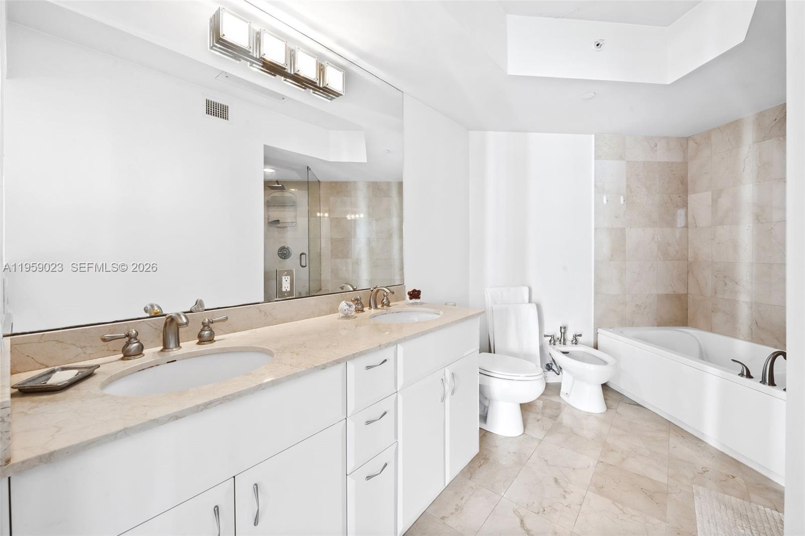 6365 Collins Ave #1008, Miami Beach FL 33141