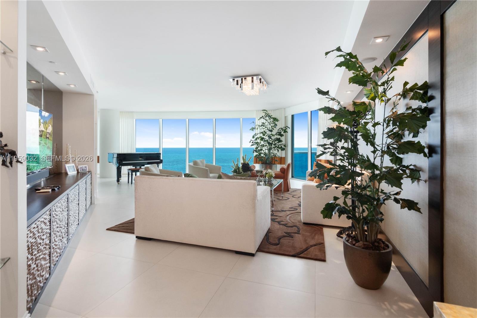 2711 S Ocean Dr #2205, Hollywood FL 33019