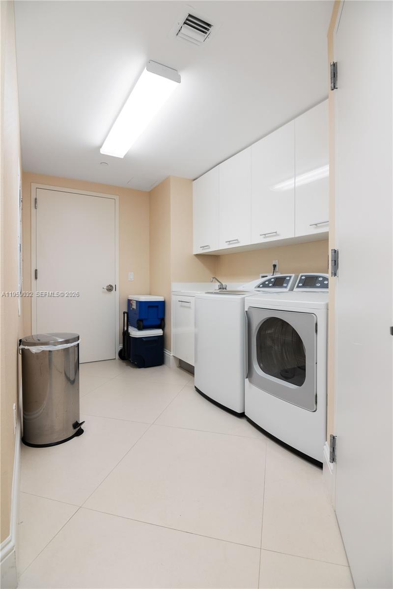 2711 S Ocean Dr #2205, Hollywood FL 33019