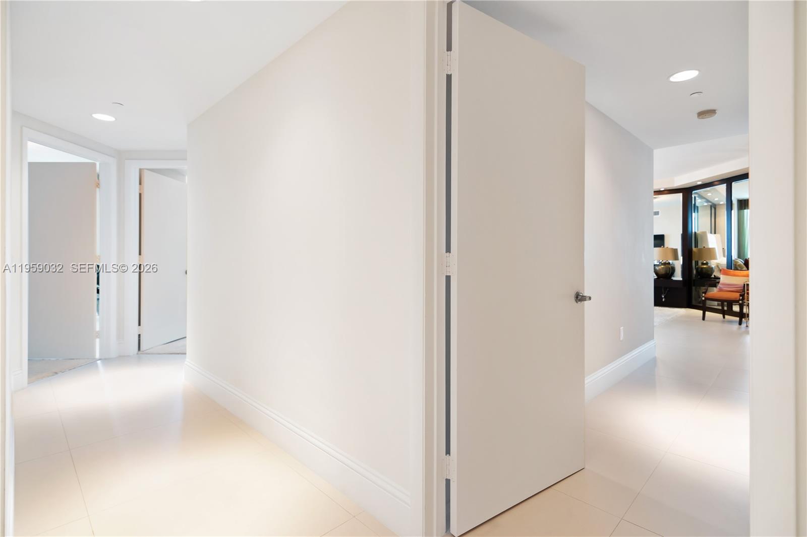 2711 S Ocean Dr #2205, Hollywood FL 33019