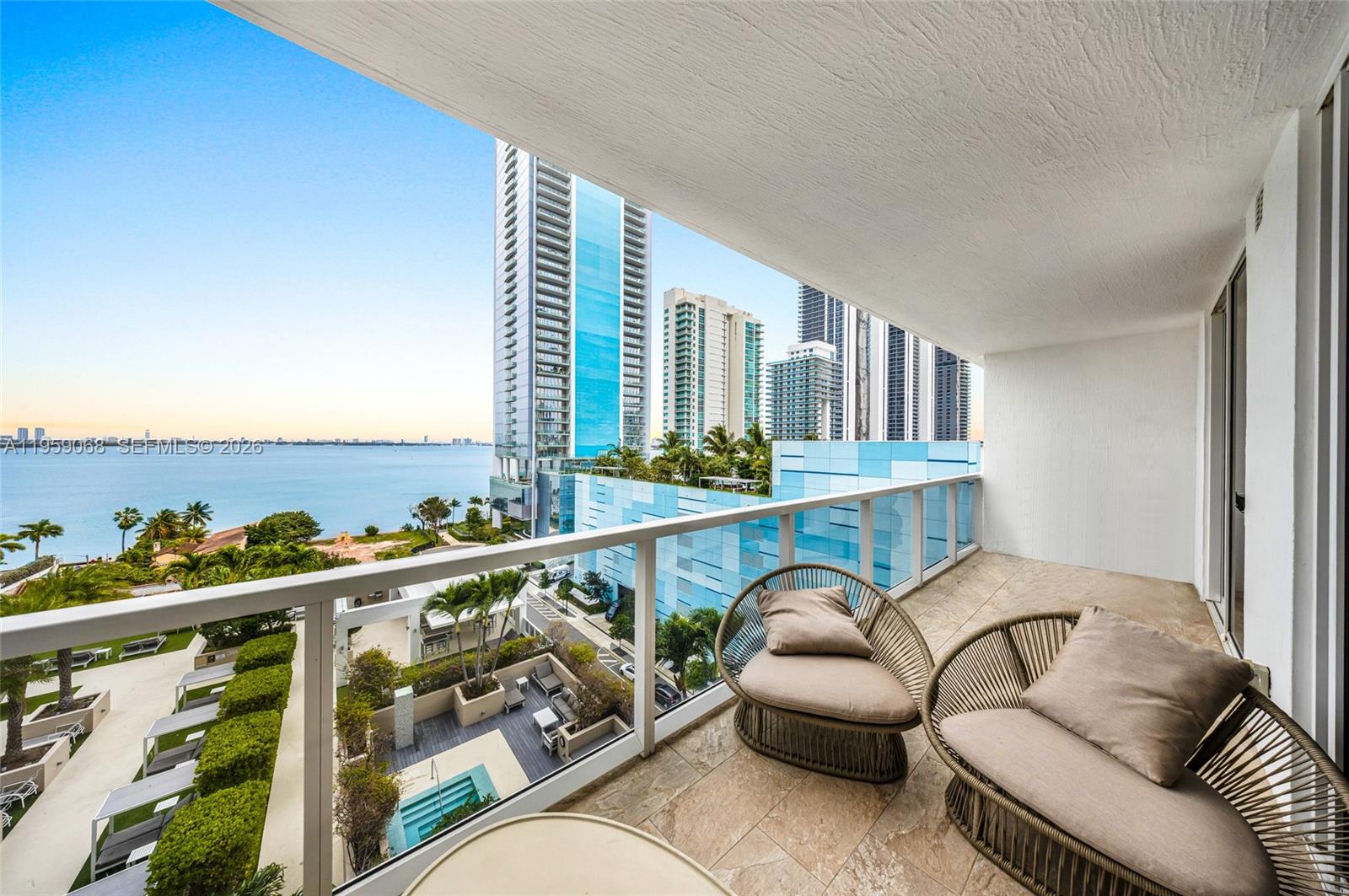 600 NE 27th St #1004, Miami FL 33137