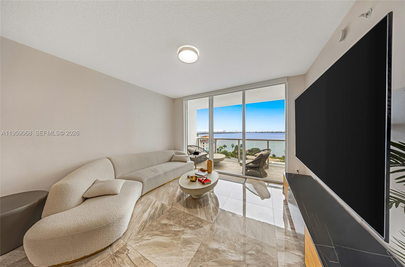 600 NE 27th St #1004, Miami FL 33137