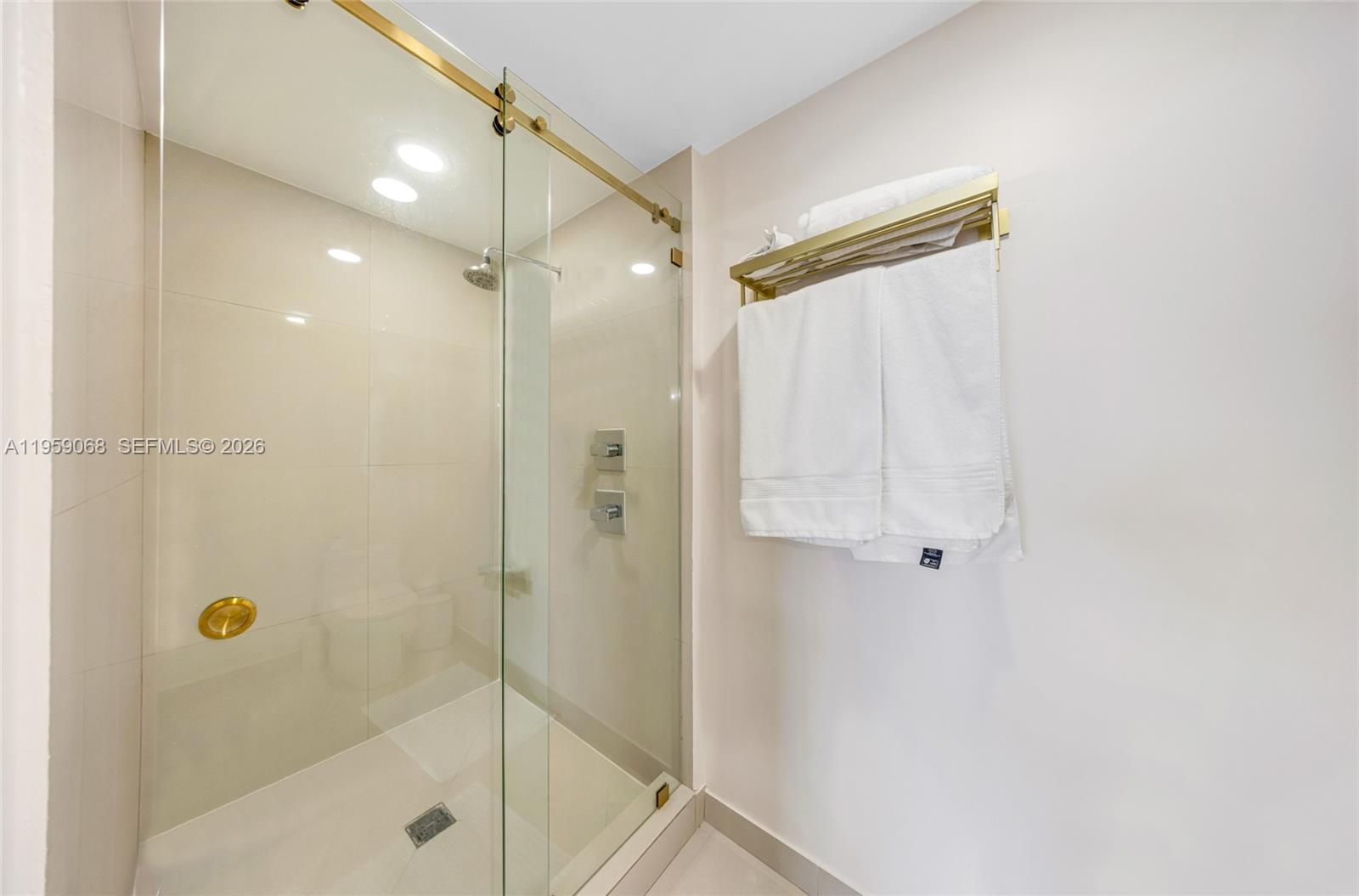 600 NE 27th St #1004, Miami FL 33137