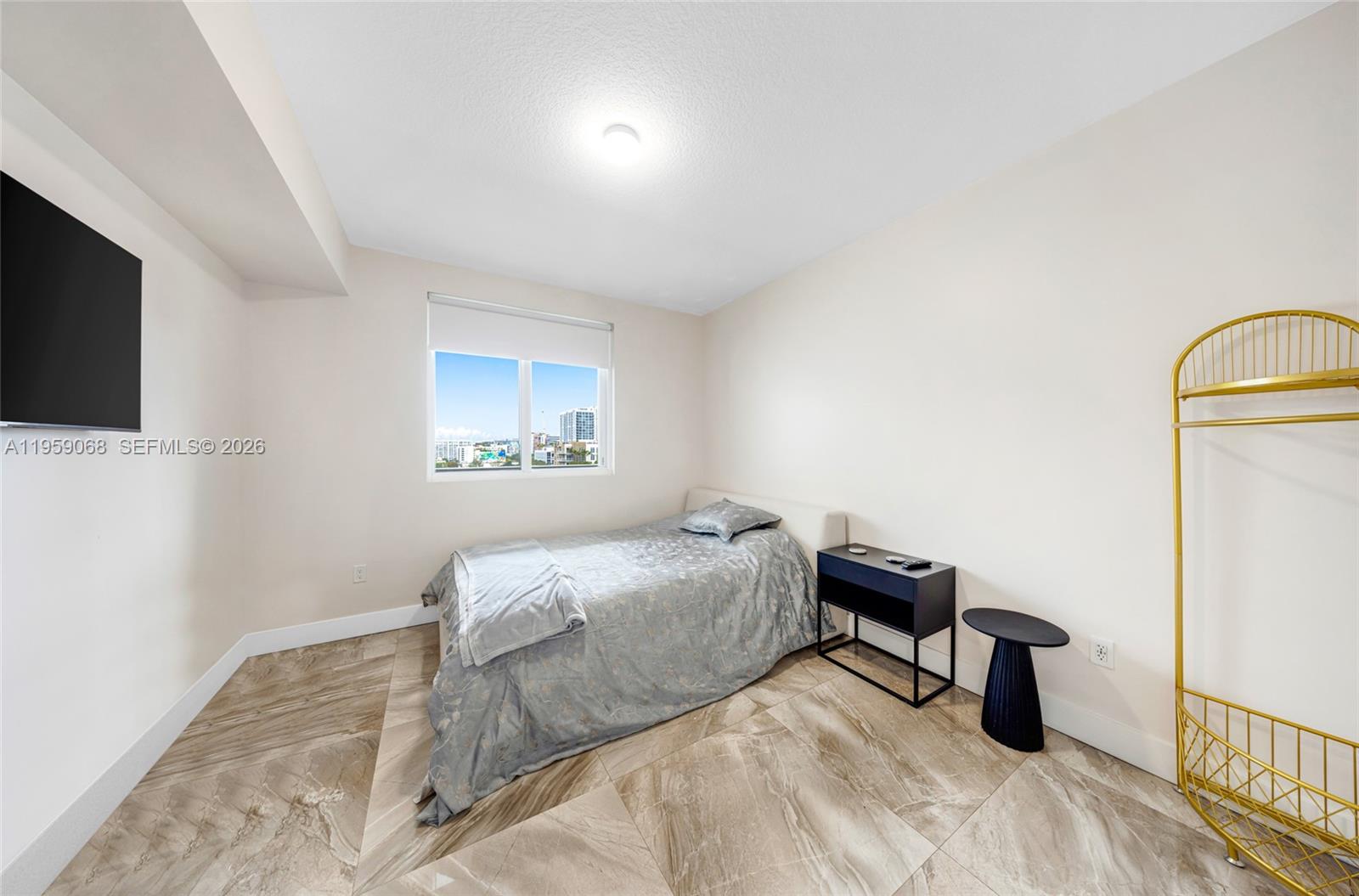 600 NE 27th St #1004, Miami FL 33137
