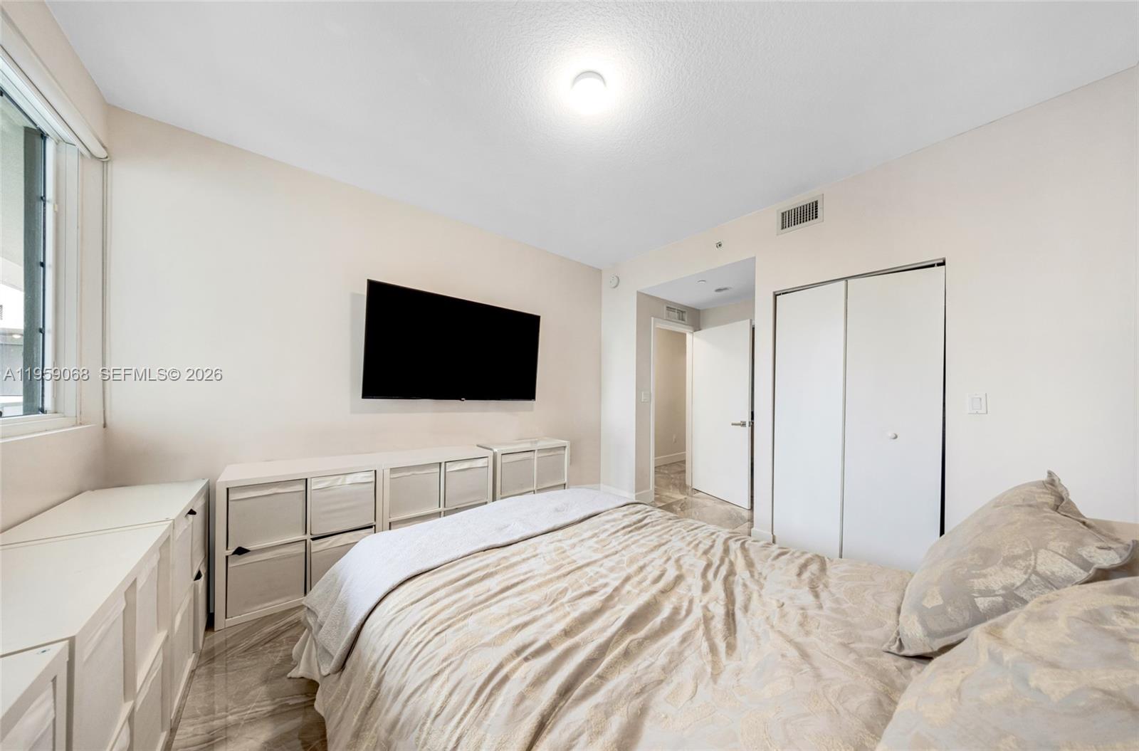 600 NE 27th St #1004, Miami FL 33137