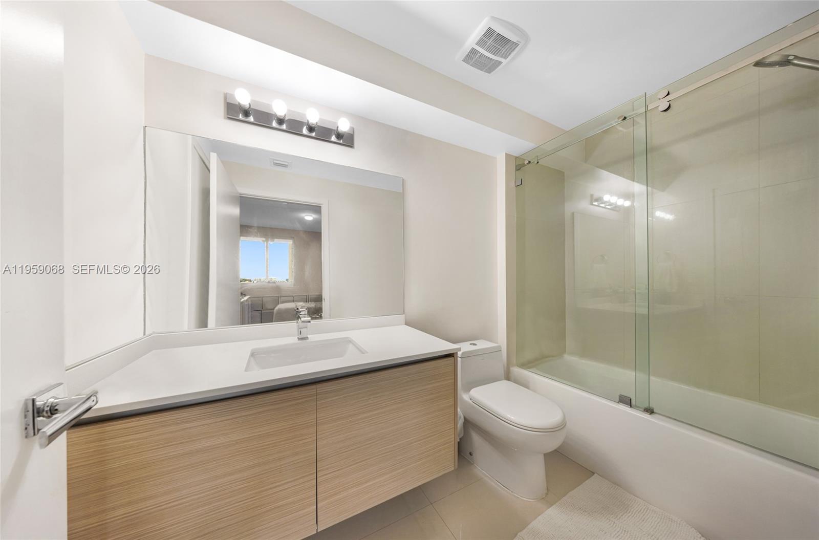 600 NE 27th St #1004, Miami FL 33137