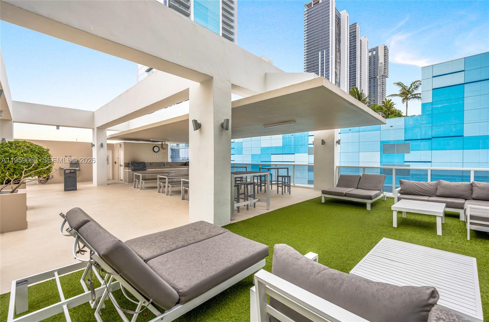 600 NE 27th St #1004, Miami FL 33137