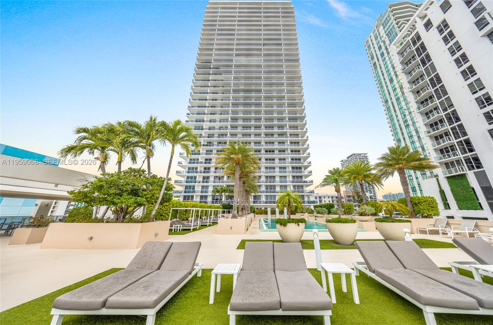 600 NE 27th St #1004, Miami FL 33137
