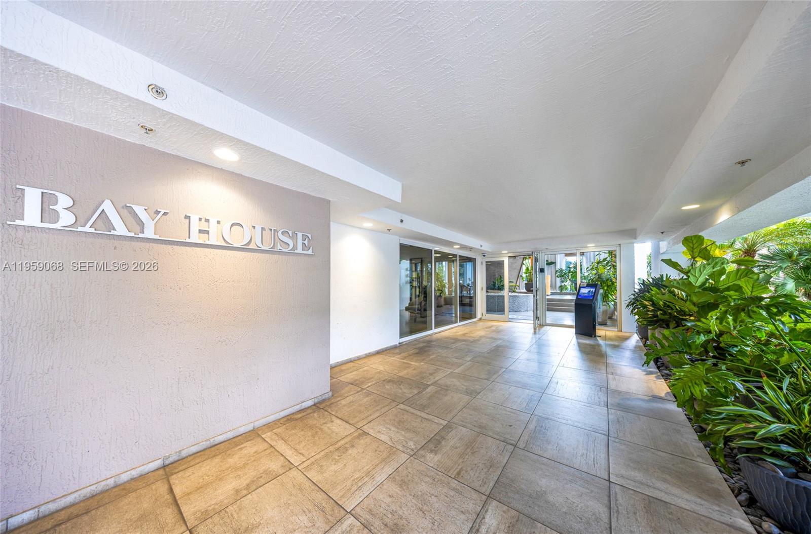 600 NE 27th St #1004, Miami FL 33137