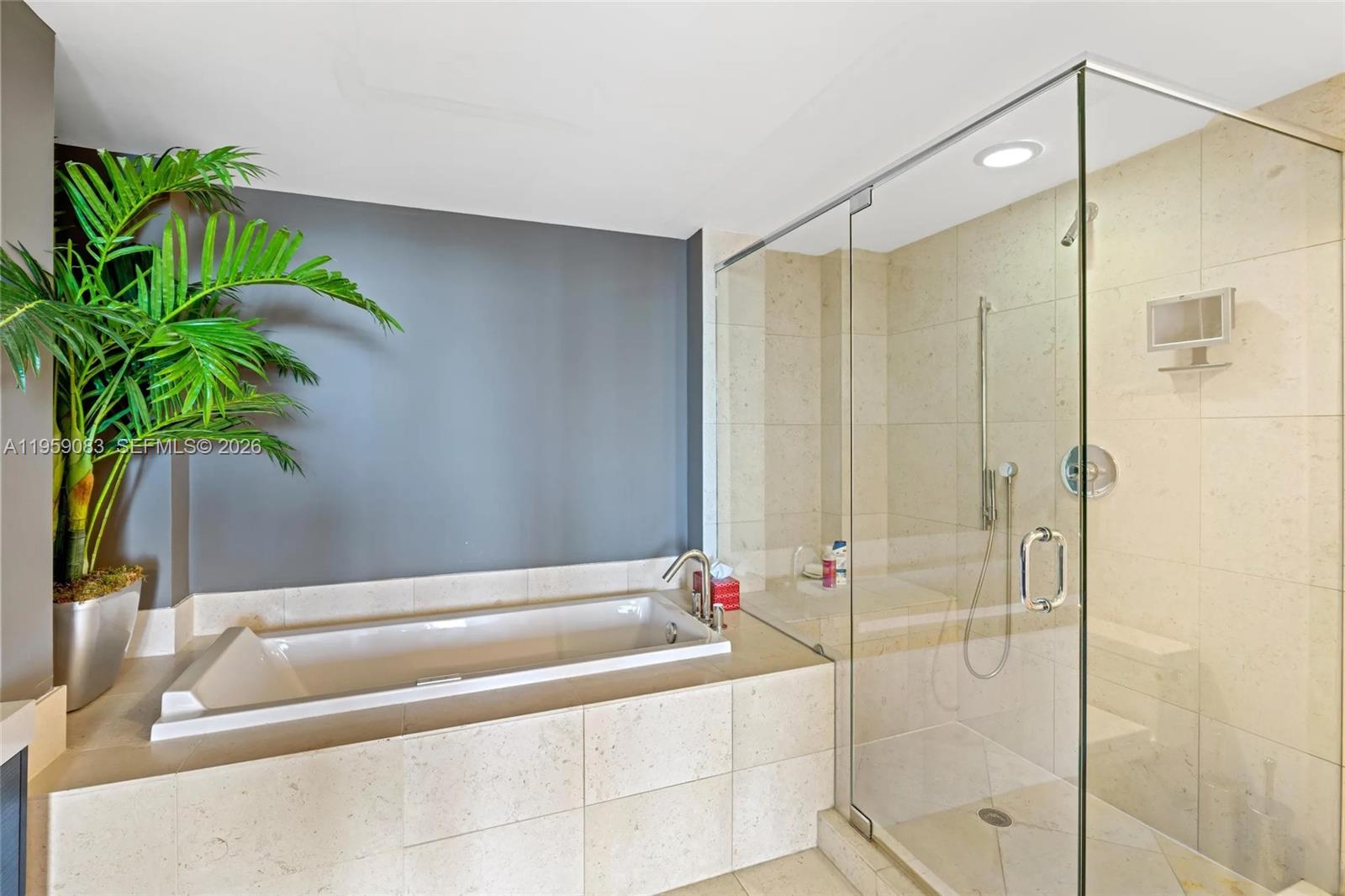 495 Brickell Ave #4805, Miami FL 33131