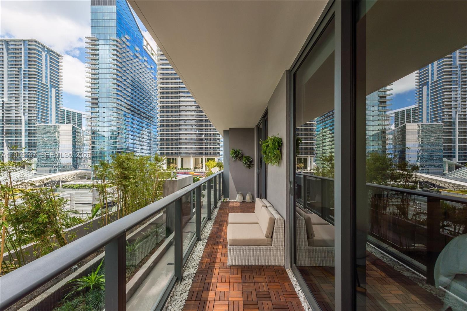 55 SW 9th St #1010, Miami FL 33130
