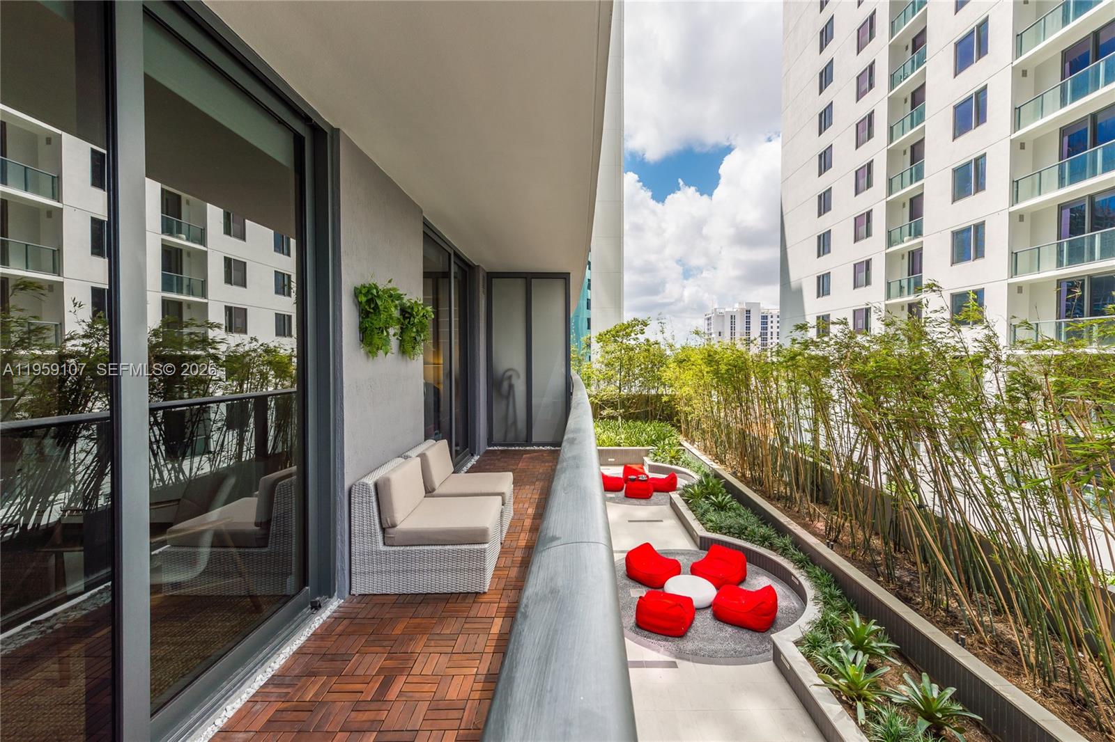 55 SW 9th St #1010, Miami FL 33130
