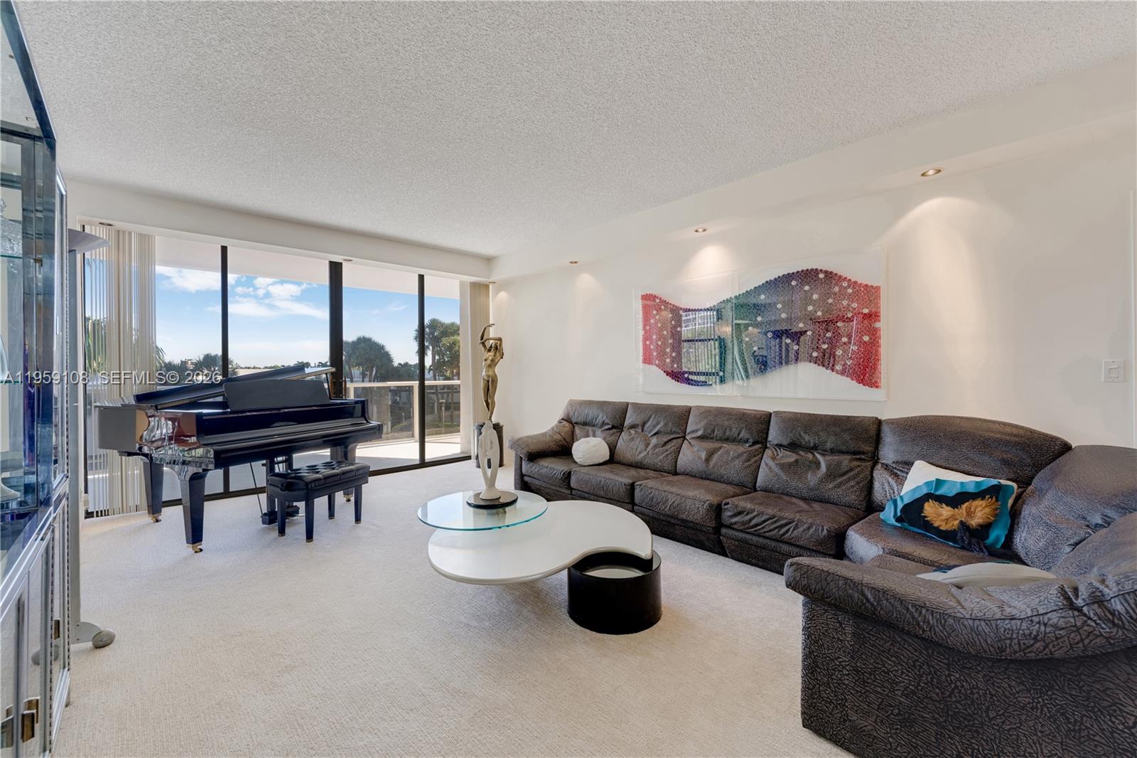 20281 E Country Club Dr #M6, Aventura FL 33180