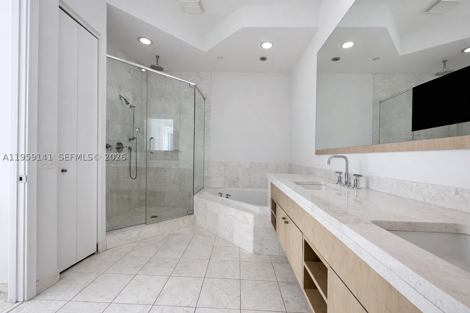 900 Brickell Key Blvd #2405, Miami FL 33131