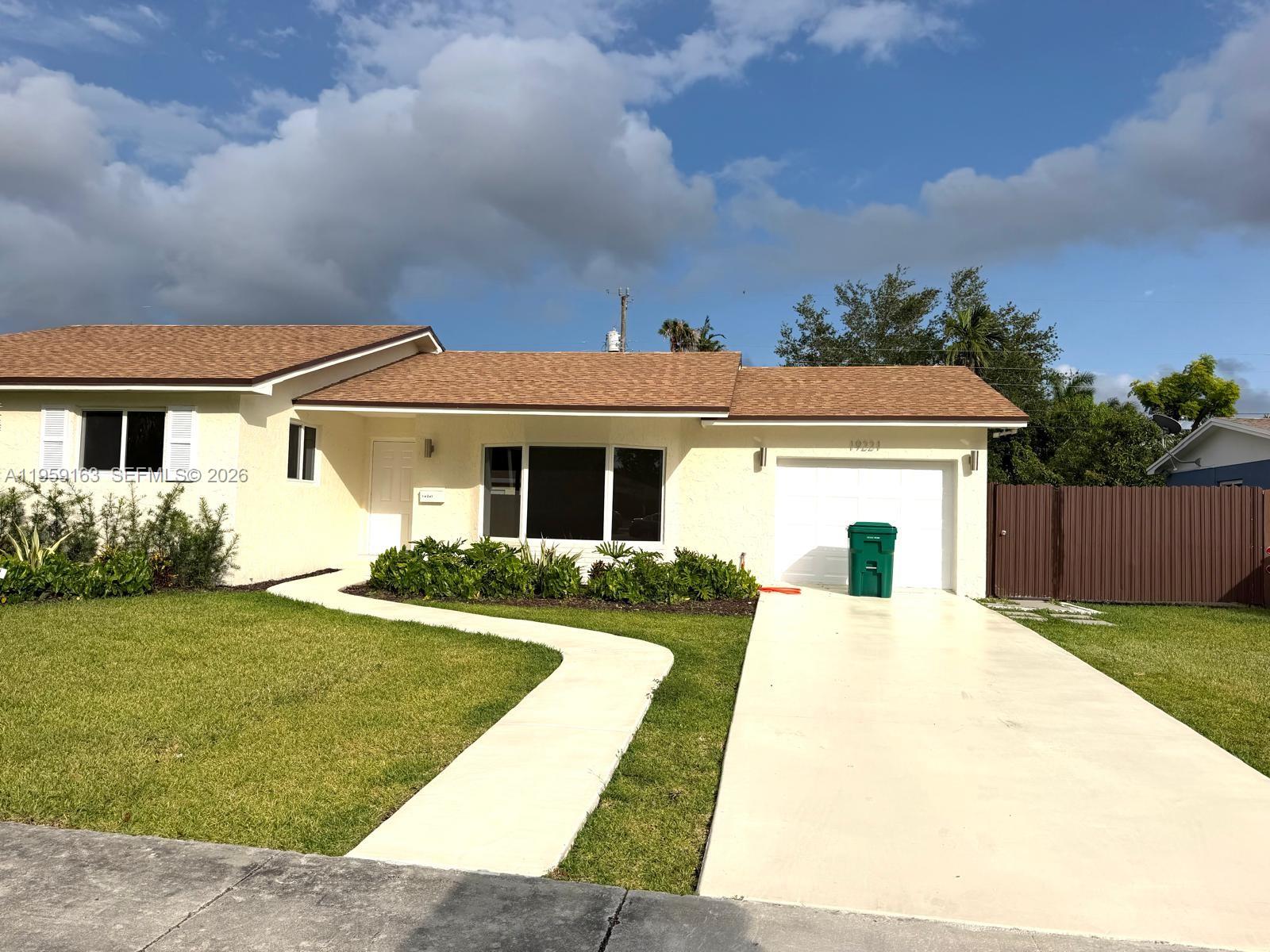19221 SW 92nd Rd, Cutler Bay FL 33157