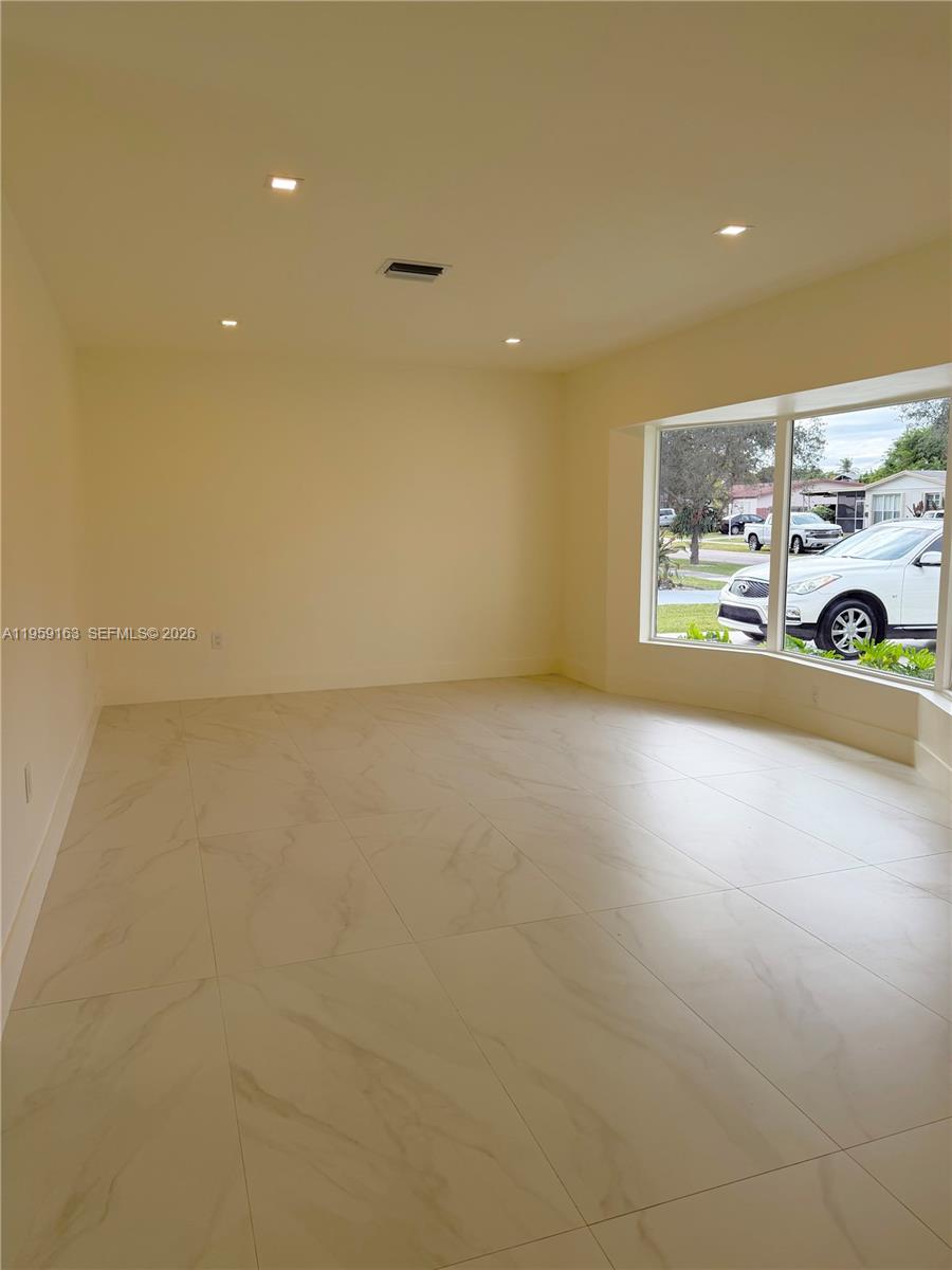 19221 SW 92nd Rd, Cutler Bay FL 33157