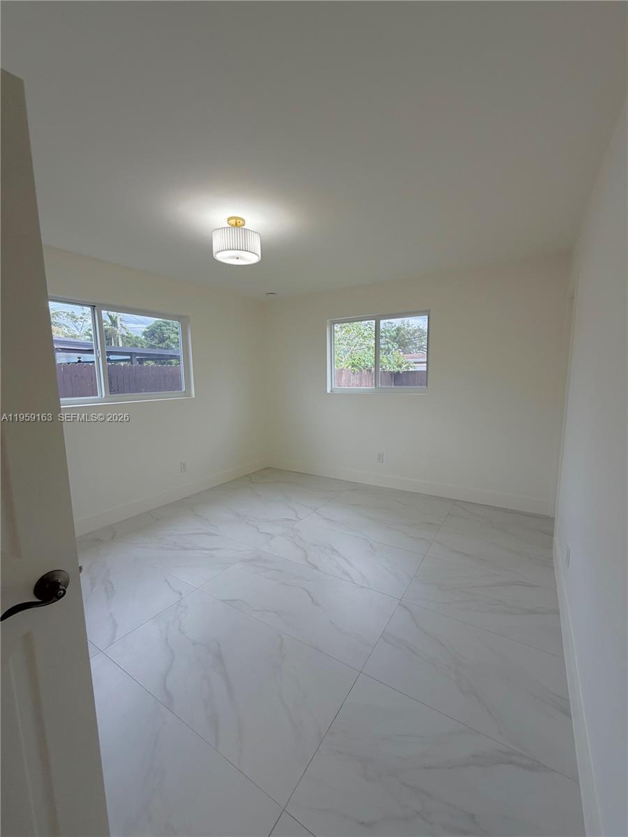 19221 SW 92nd Rd, Cutler Bay FL 33157