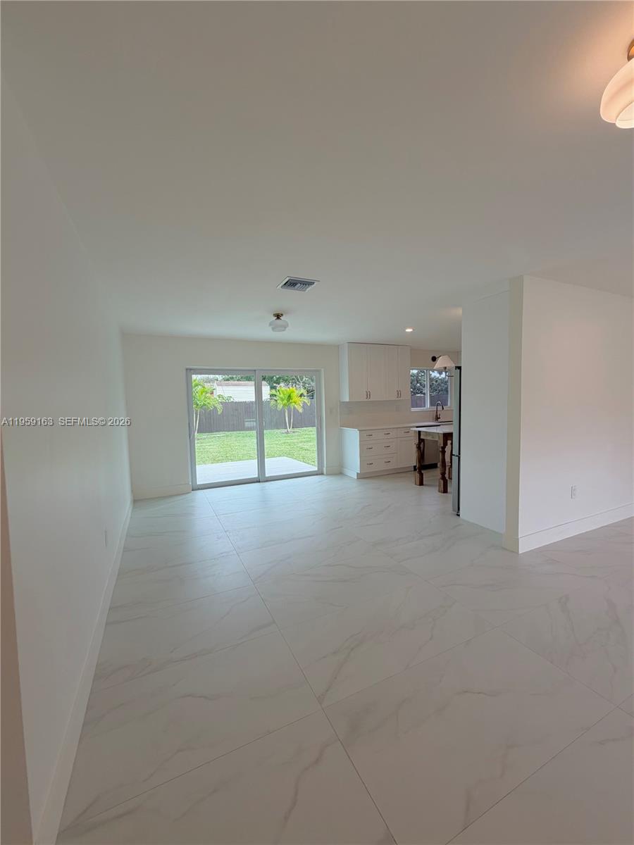 19221 SW 92nd Rd, Cutler Bay FL 33157