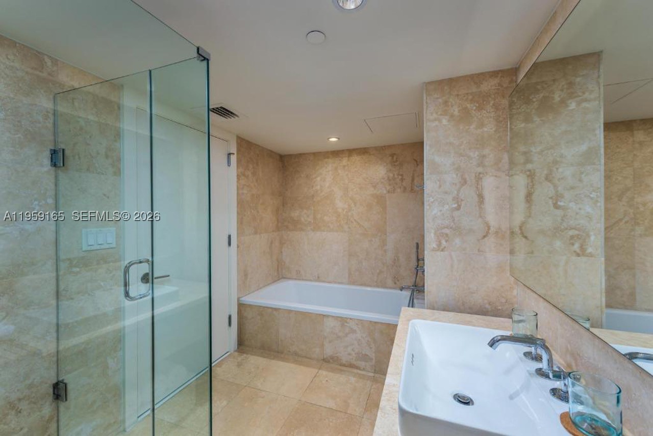 102 24th St #1007, Miami Beach FL 33139
