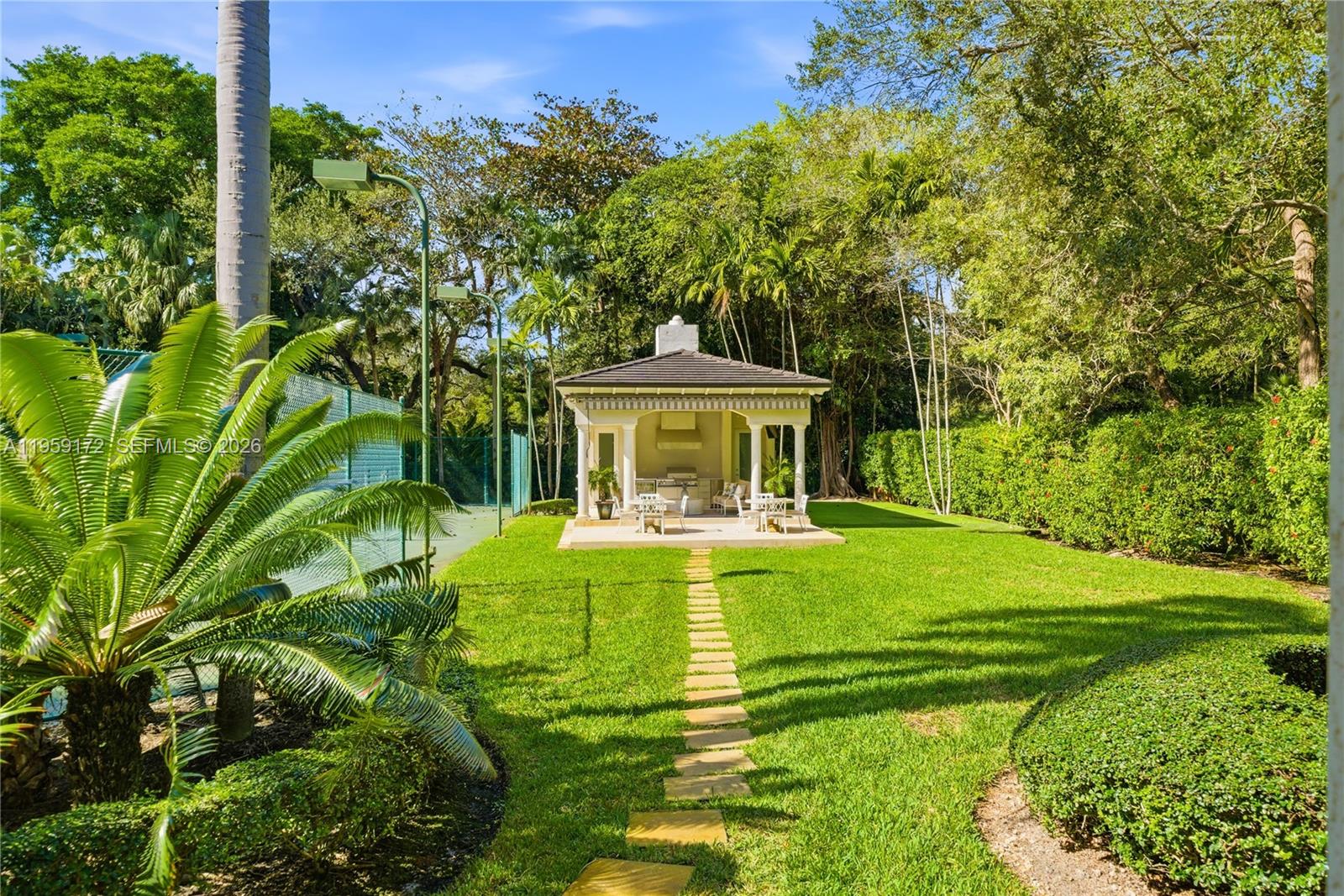 8400 SW 52nd Ave, Miami FL 33143