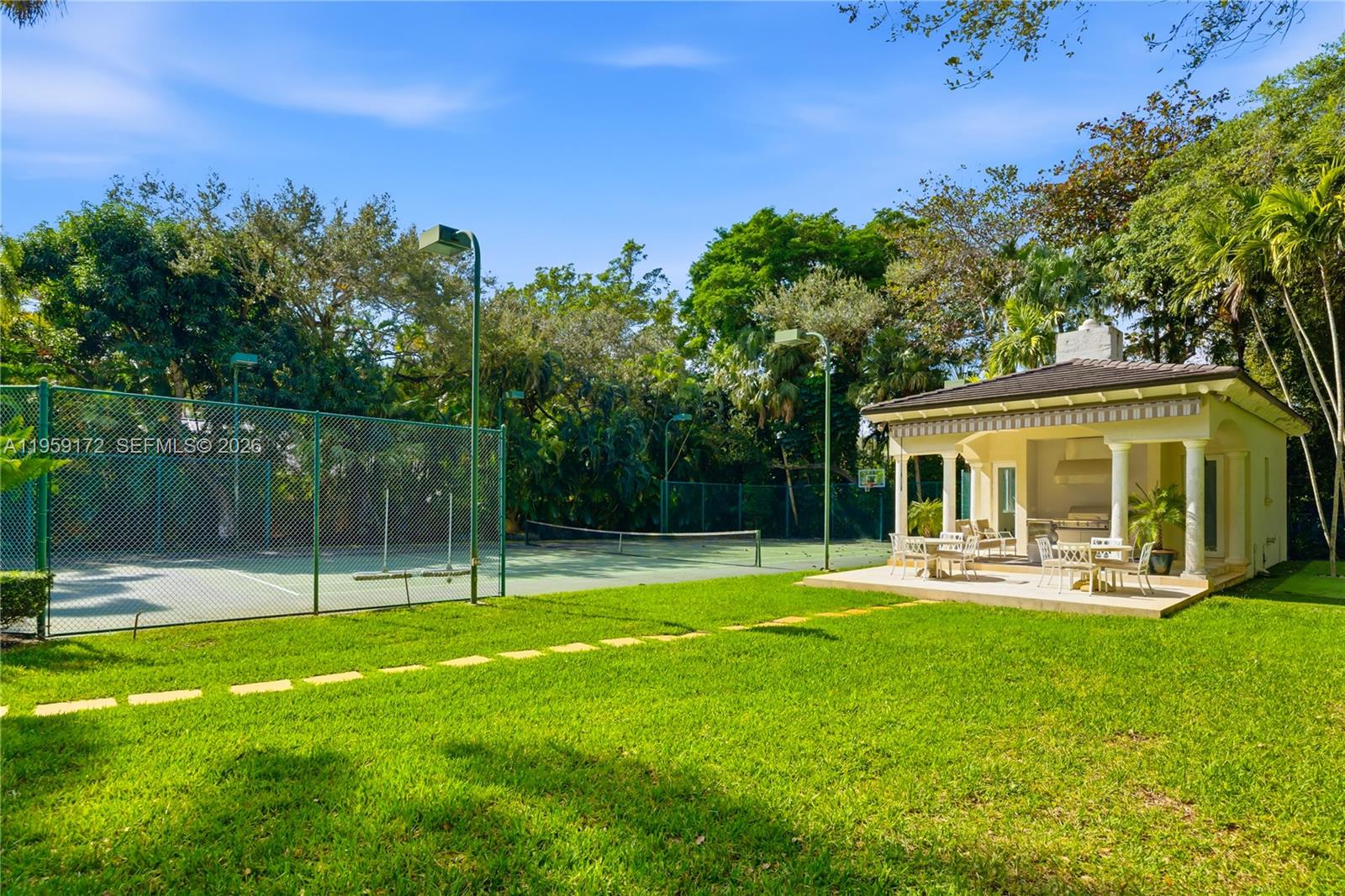 8400 SW 52nd Ave, Miami FL 33143