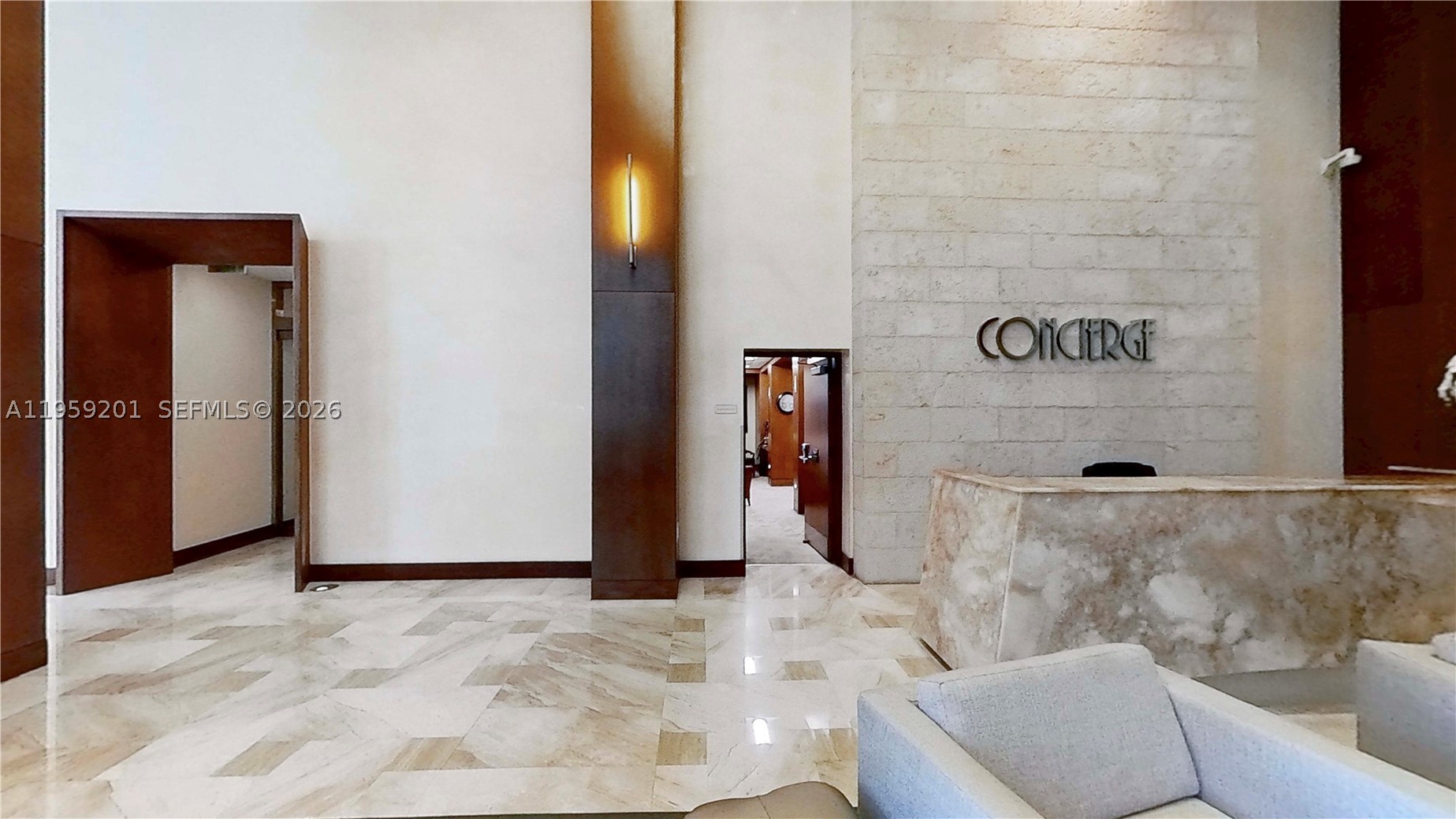 31 SE 5th St #2408, Miami FL 33131