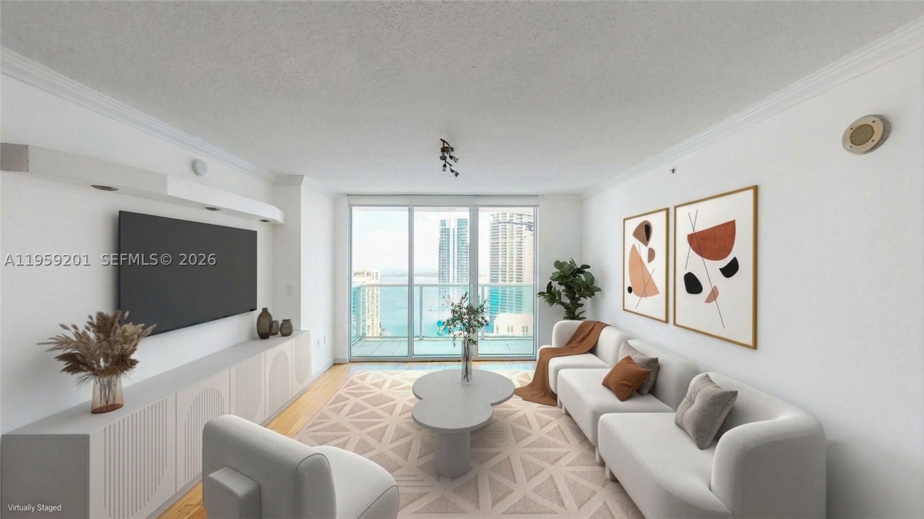 31 SE 5th St #2408, Miami FL 33131