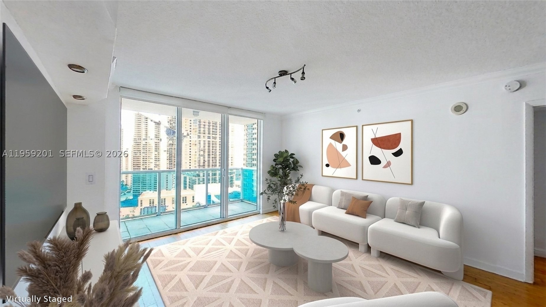 31 SE 5th St #2408, Miami FL 33131