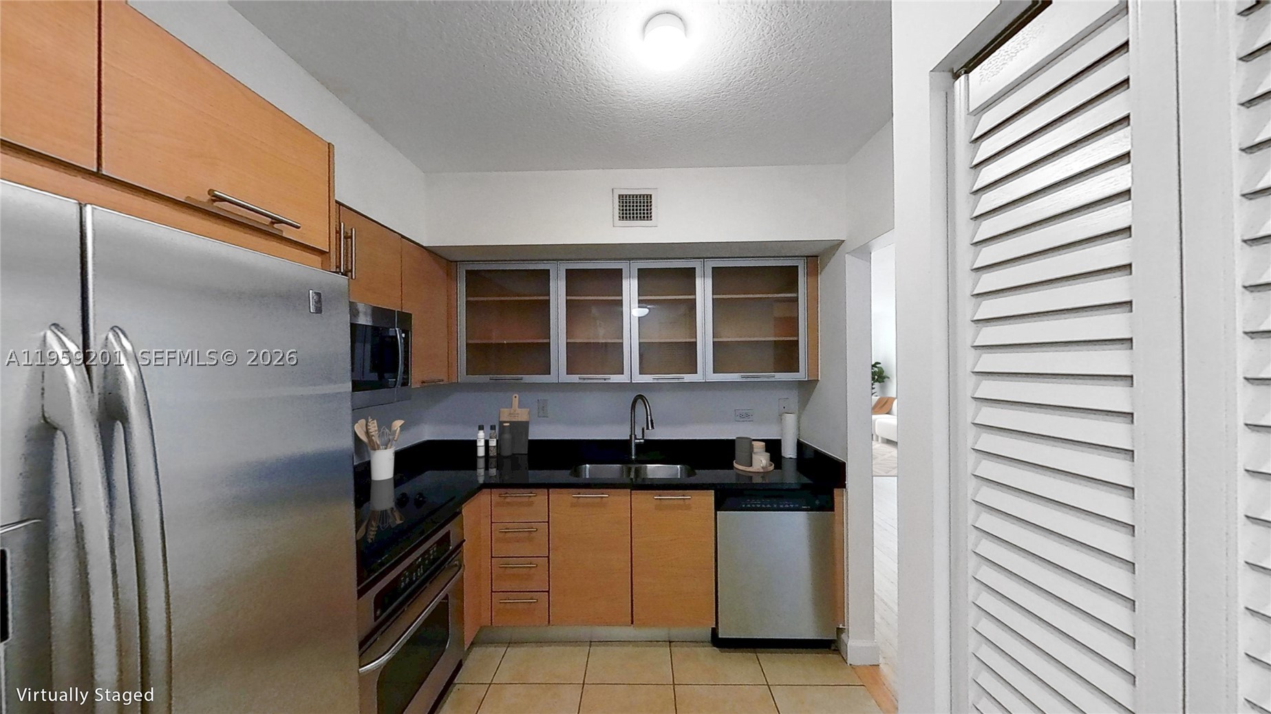 31 SE 5th St #2408, Miami FL 33131