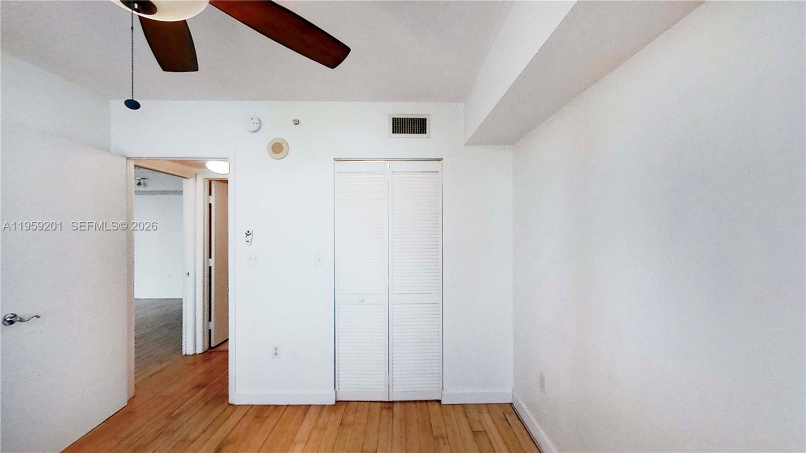 31 SE 5th St #2408, Miami FL 33131