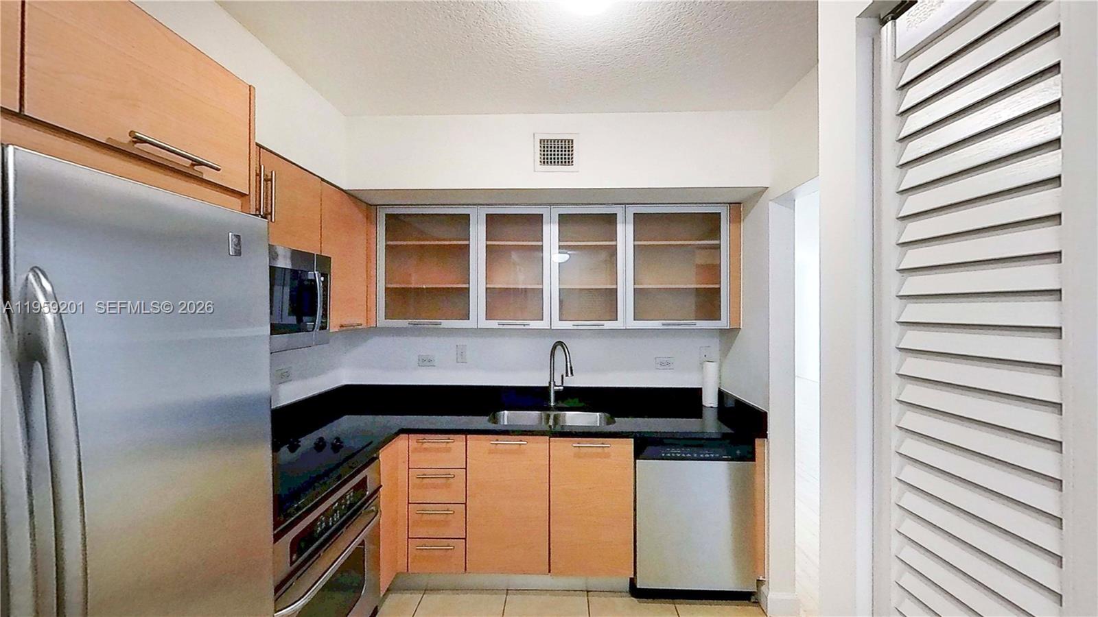 31 SE 5th St #2408, Miami FL 33131