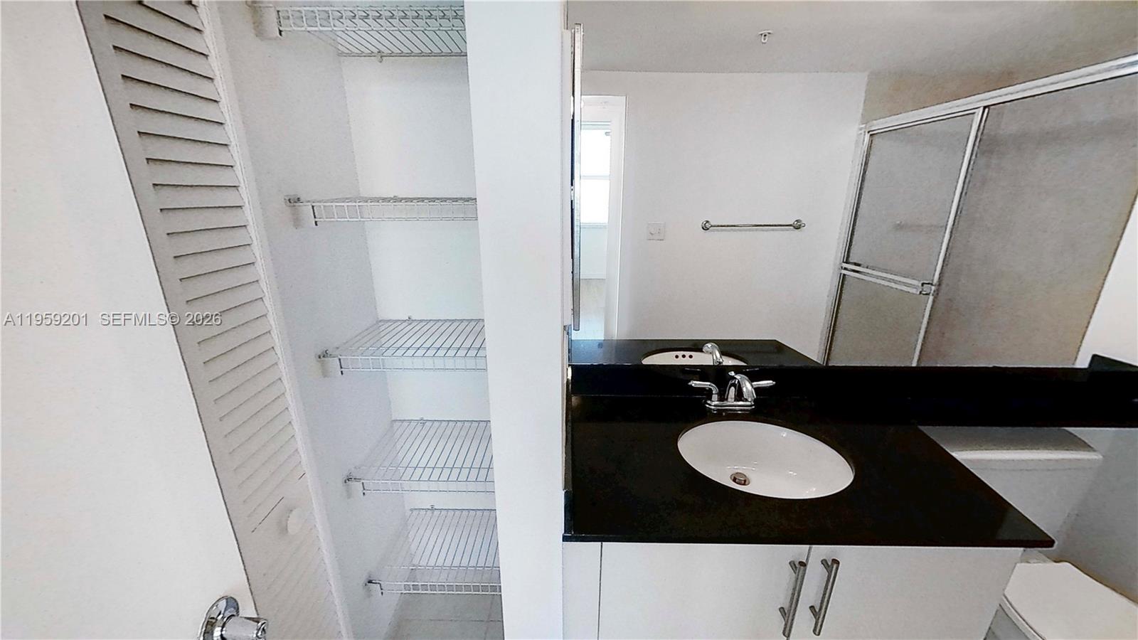 31 SE 5th St #2408, Miami FL 33131