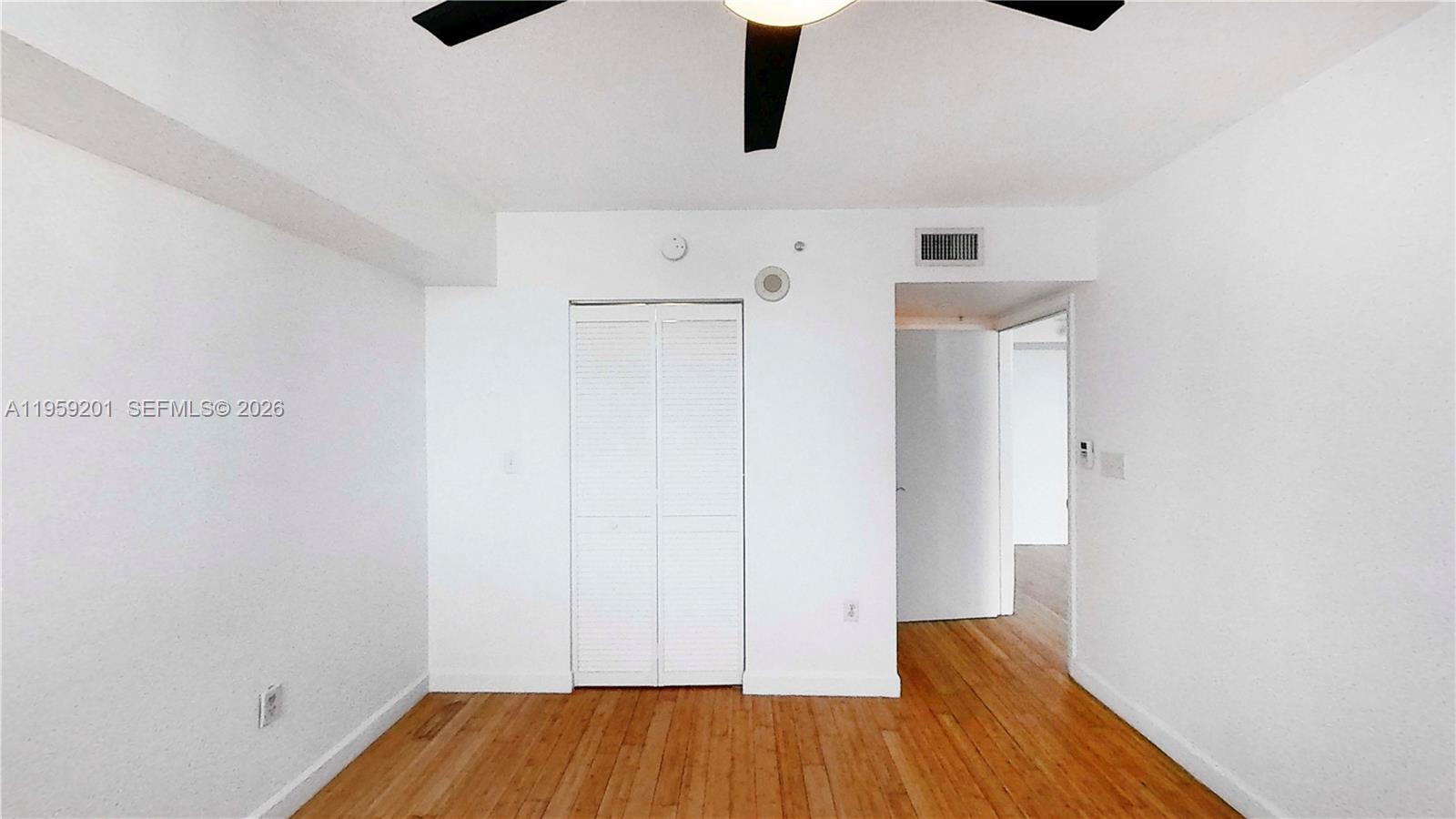 31 SE 5th St #2408, Miami FL 33131
