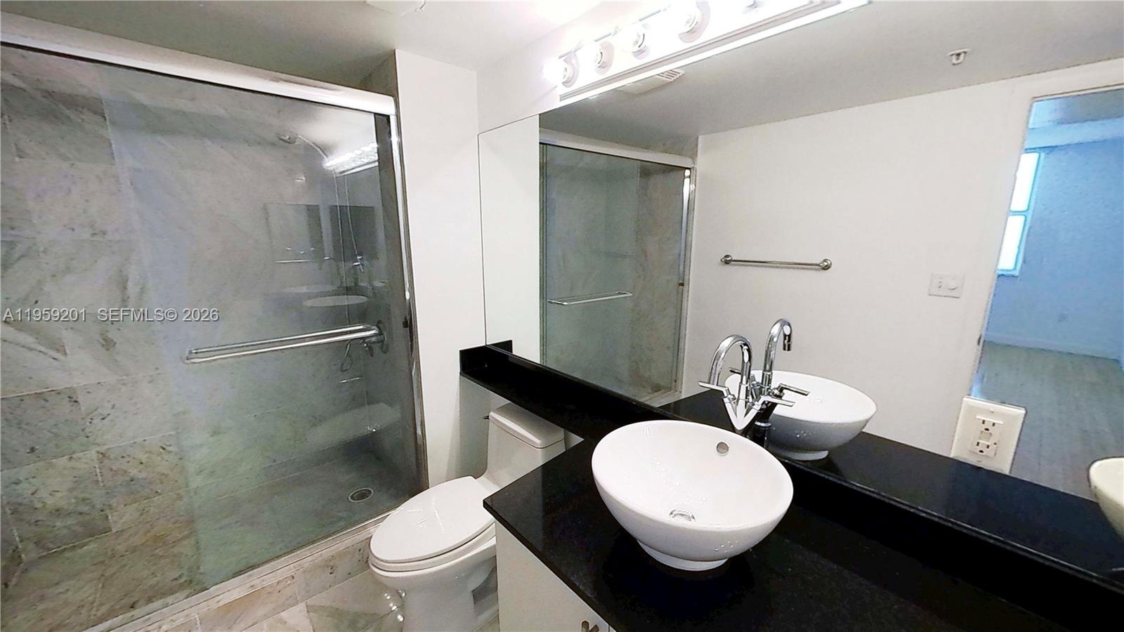31 SE 5th St #2408, Miami FL 33131