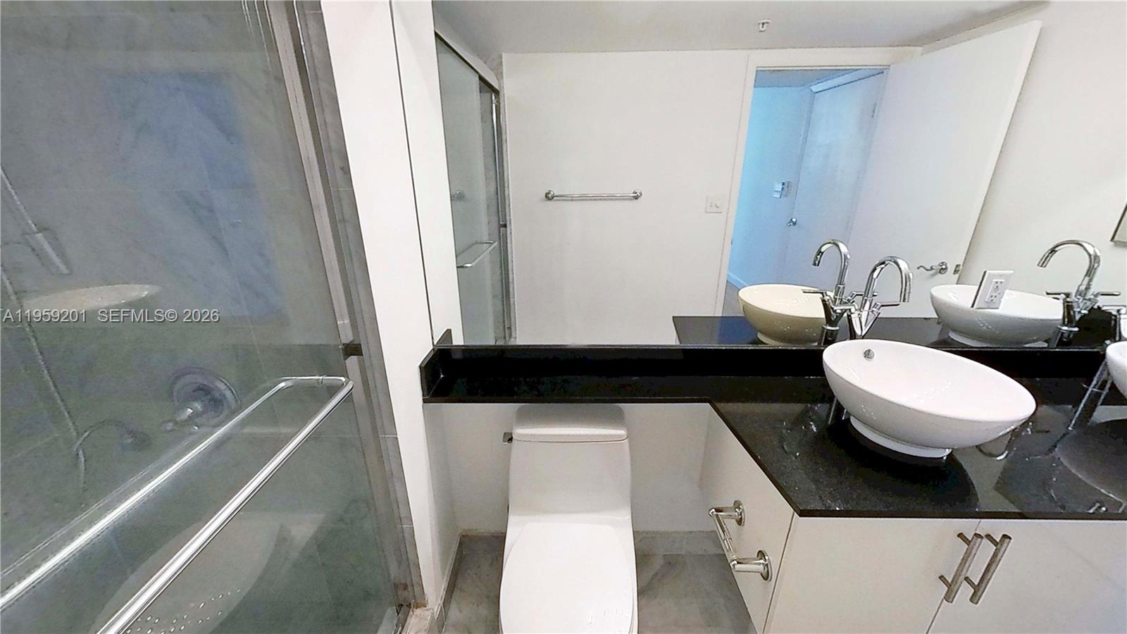 31 SE 5th St #2408, Miami FL 33131