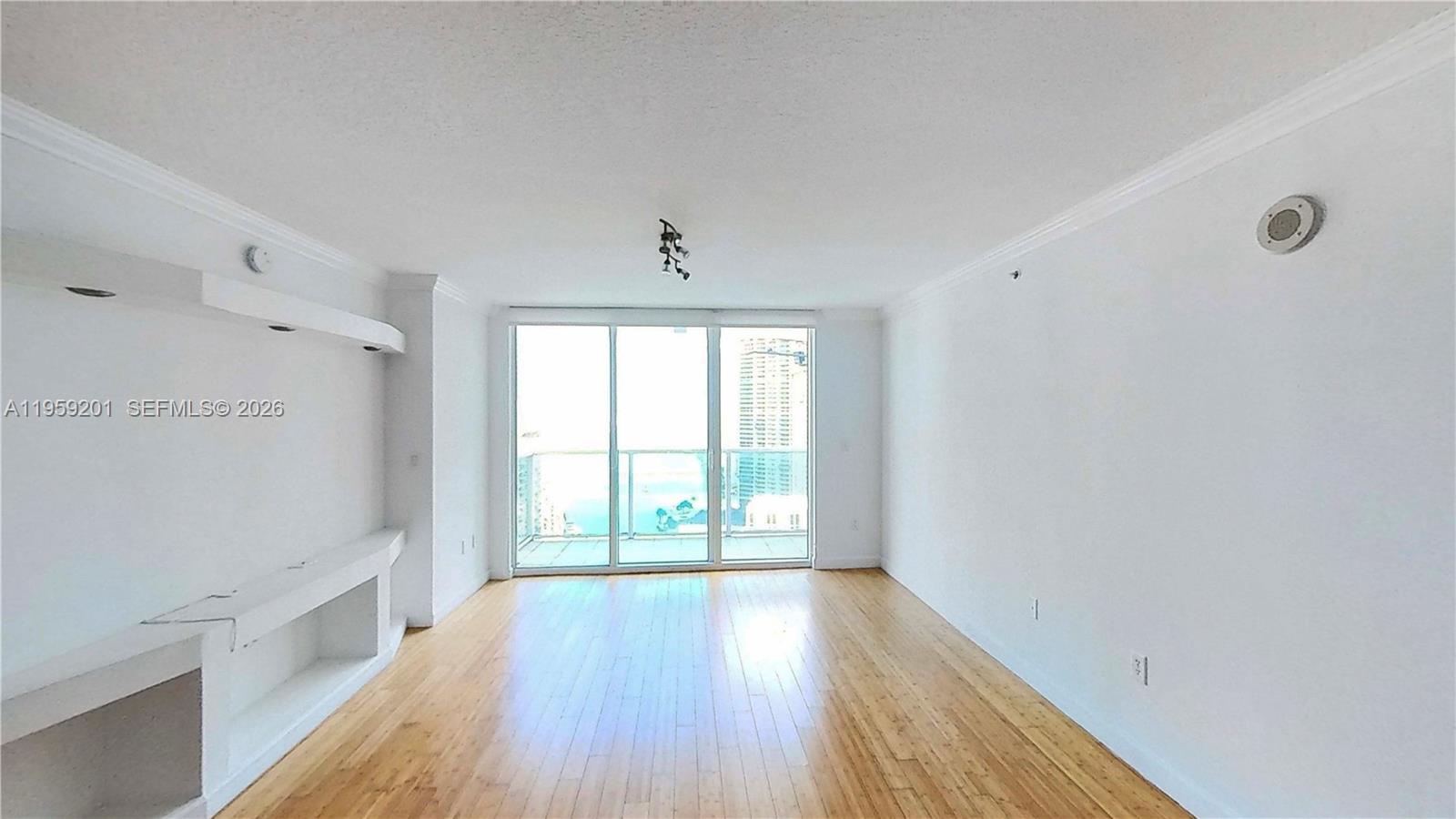 31 SE 5th St #2408, Miami FL 33131