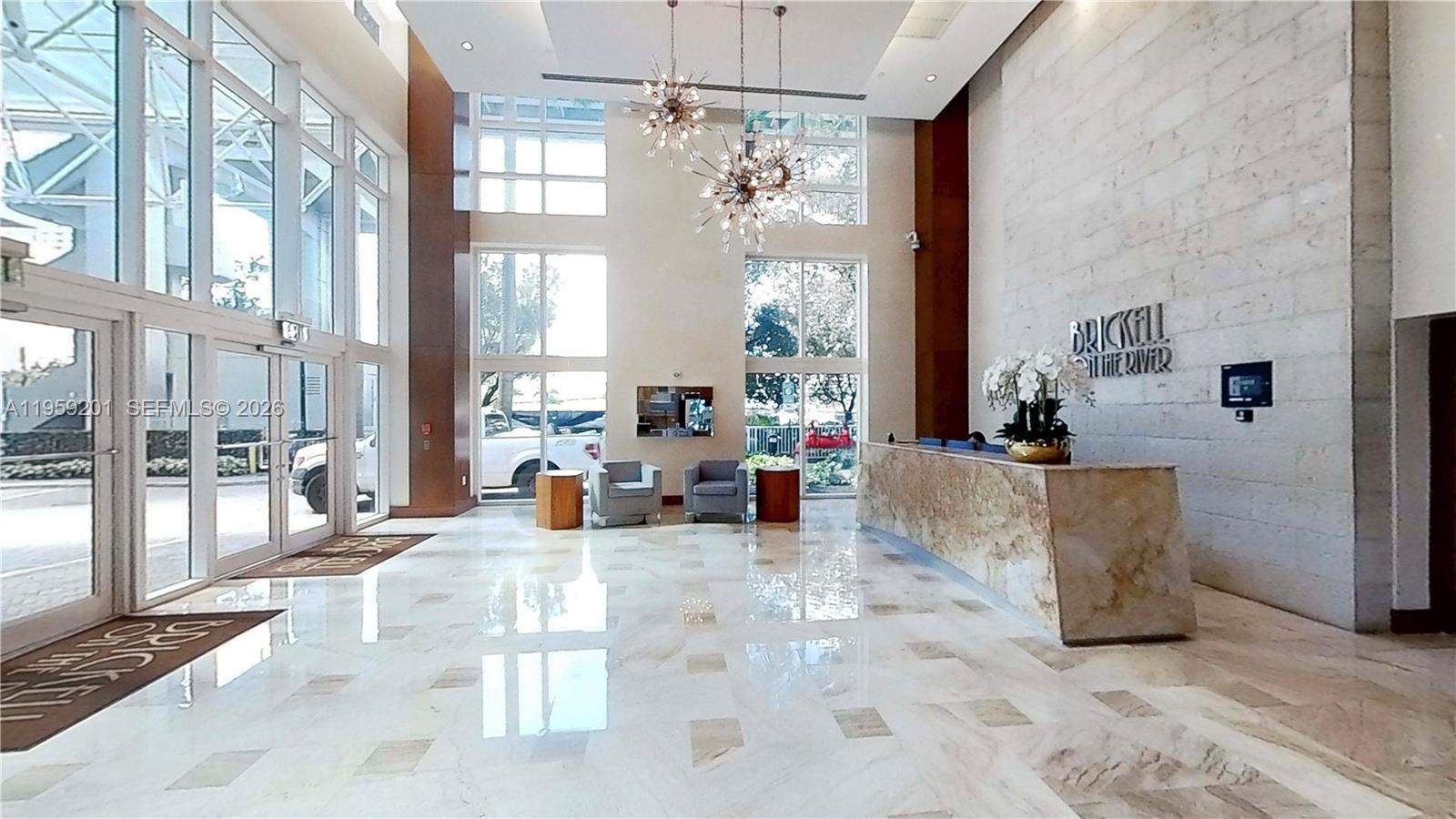 31 SE 5th St #2408, Miami FL 33131