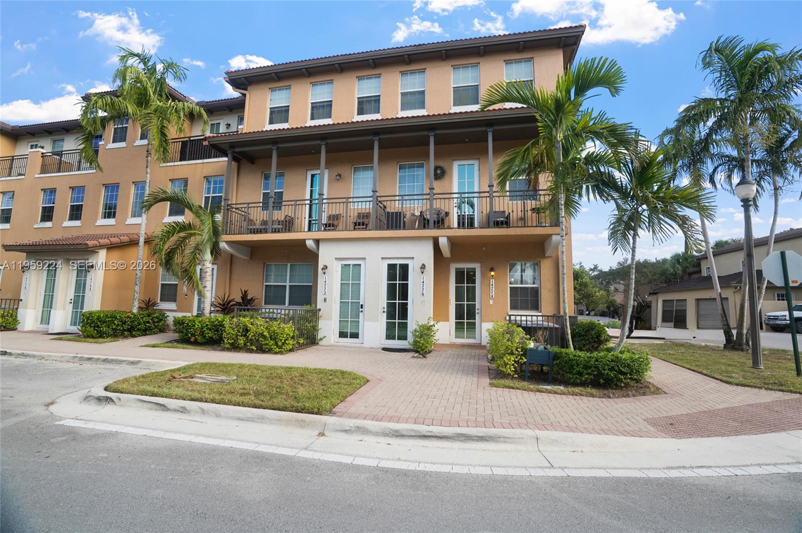 14774 SW 10th St #10502, Pembroke Pines FL 33027