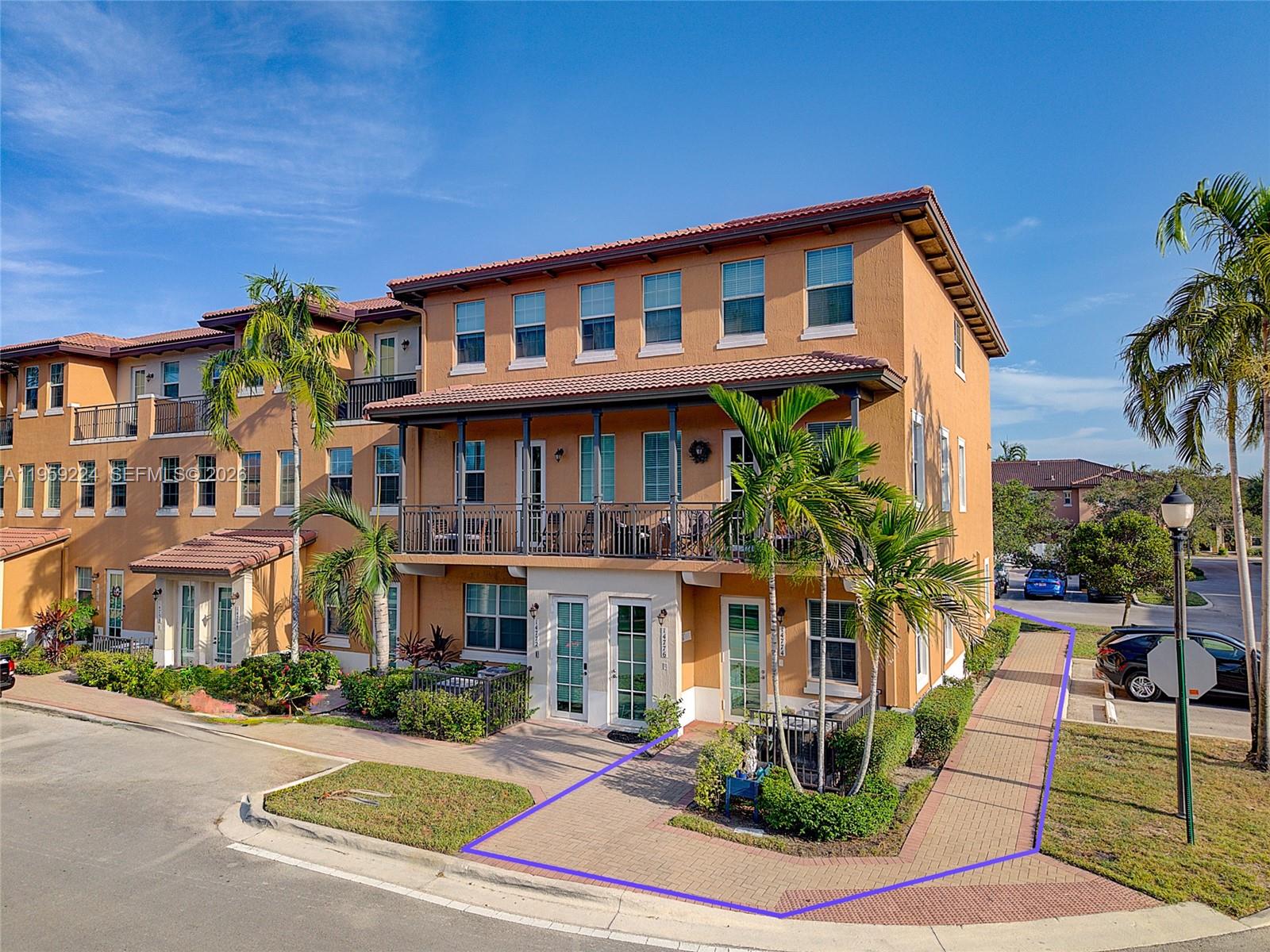 14774 SW 10th St #10502, Pembroke Pines FL 33027