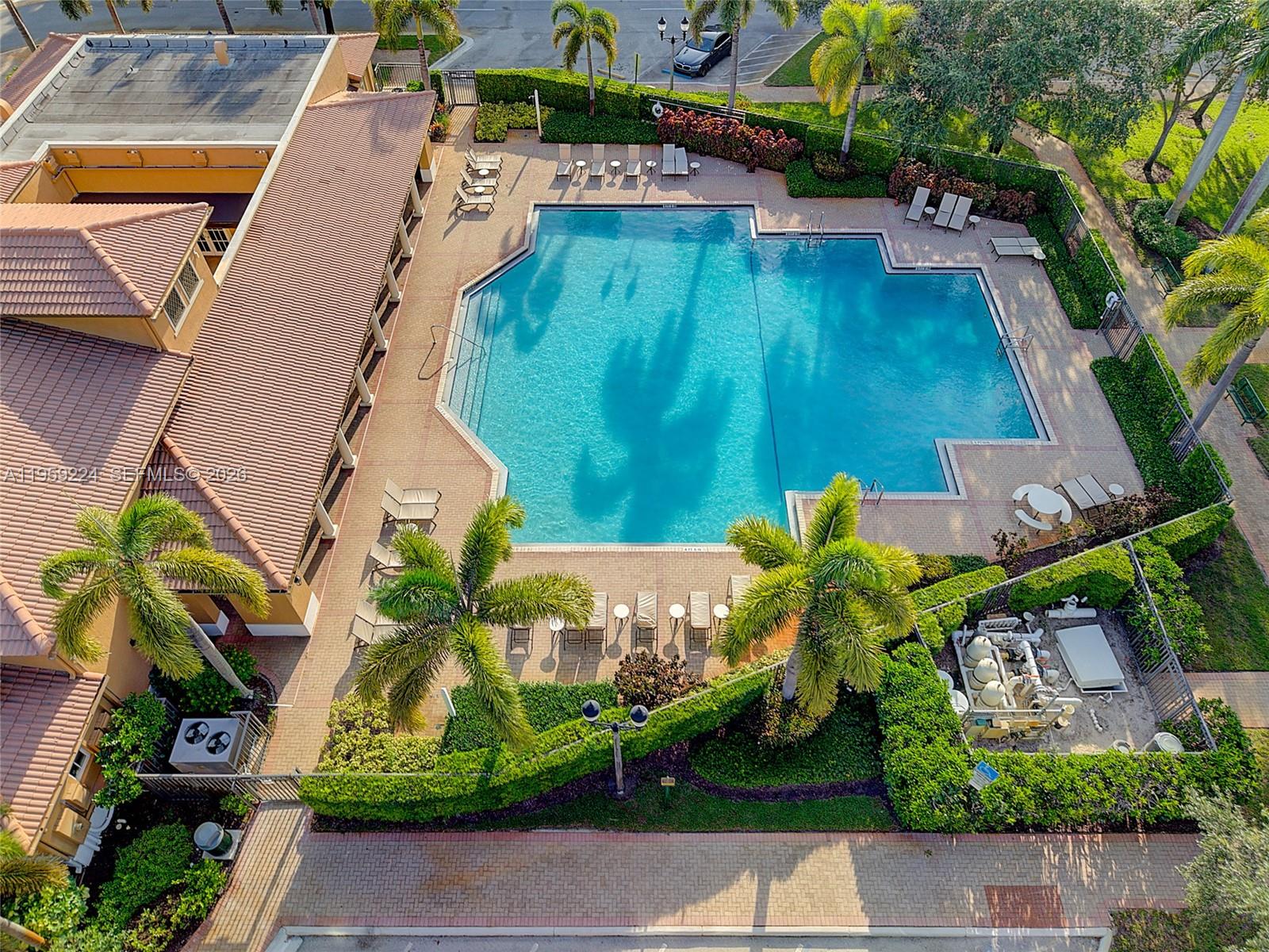 14774 SW 10th St #10502, Pembroke Pines FL 33027