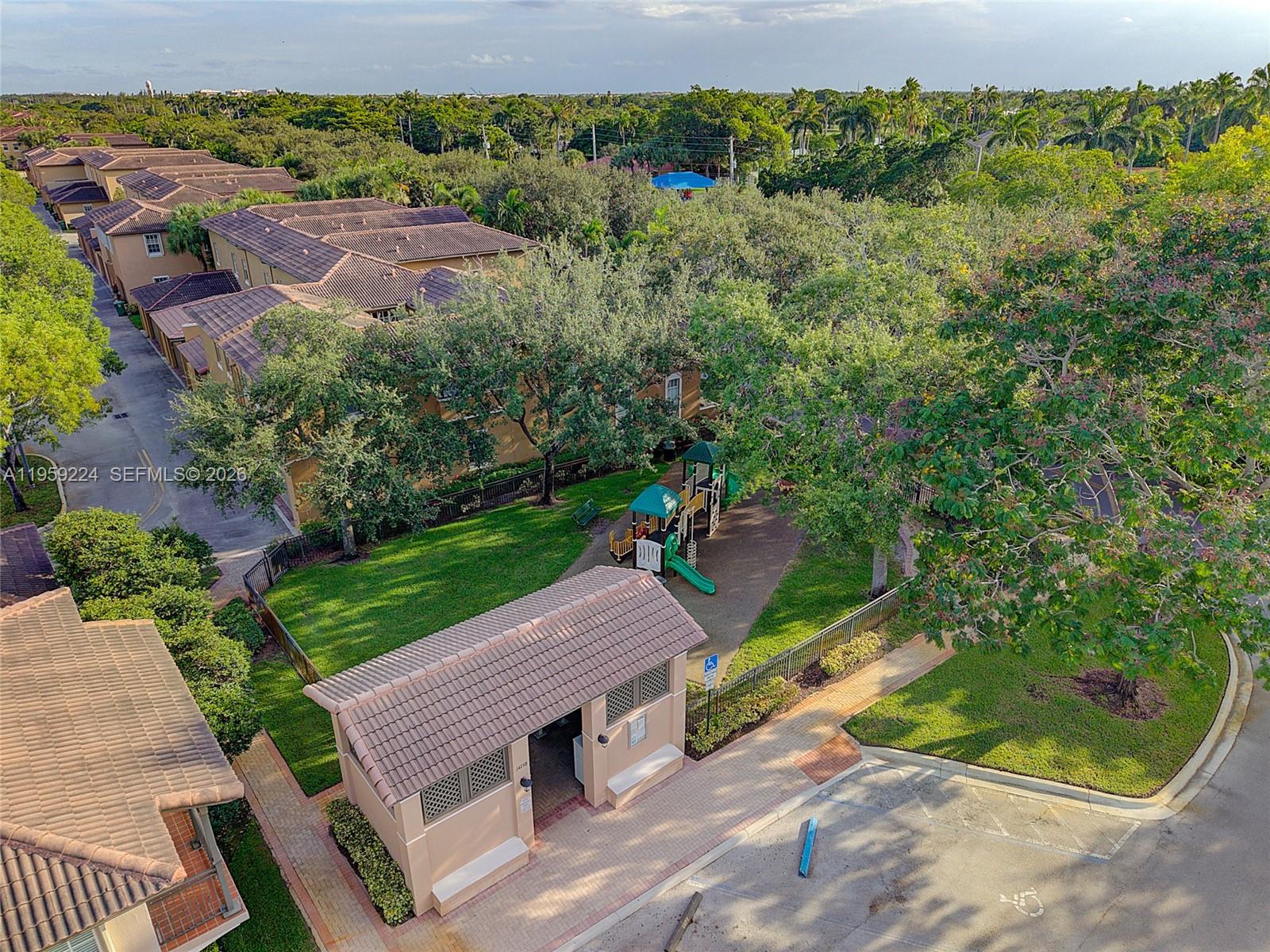 14774 SW 10th St #10502, Pembroke Pines FL 33027