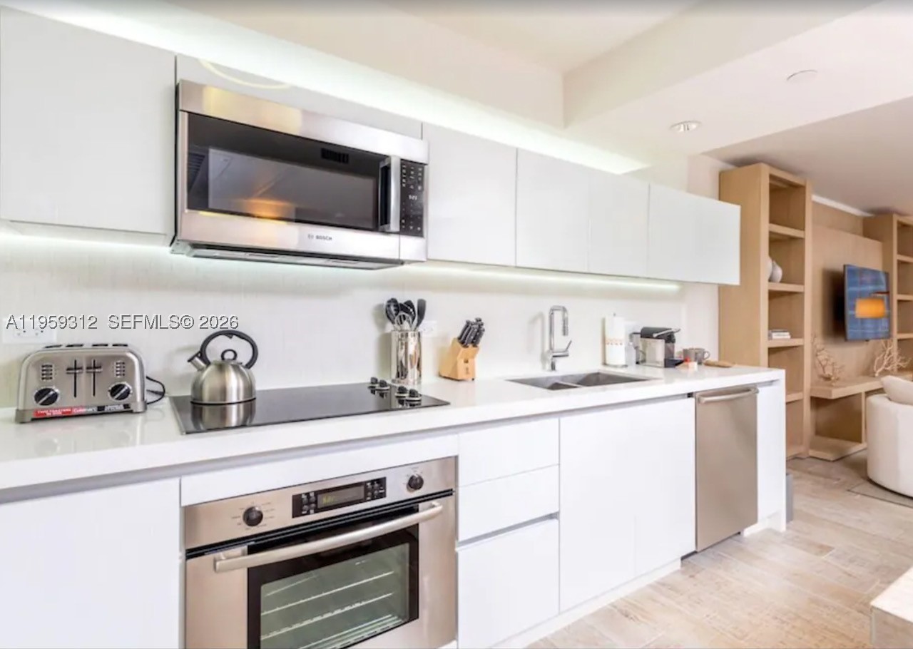 102 24th St #1206, Miami Beach FL 33139