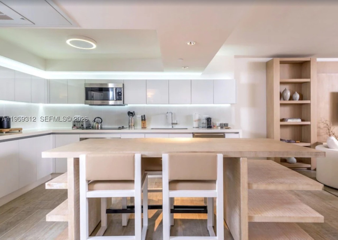 102 24th St #1206, Miami Beach FL 33139
