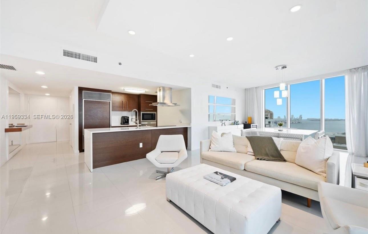 495 Brickell Ave #3301, Miami FL 33131