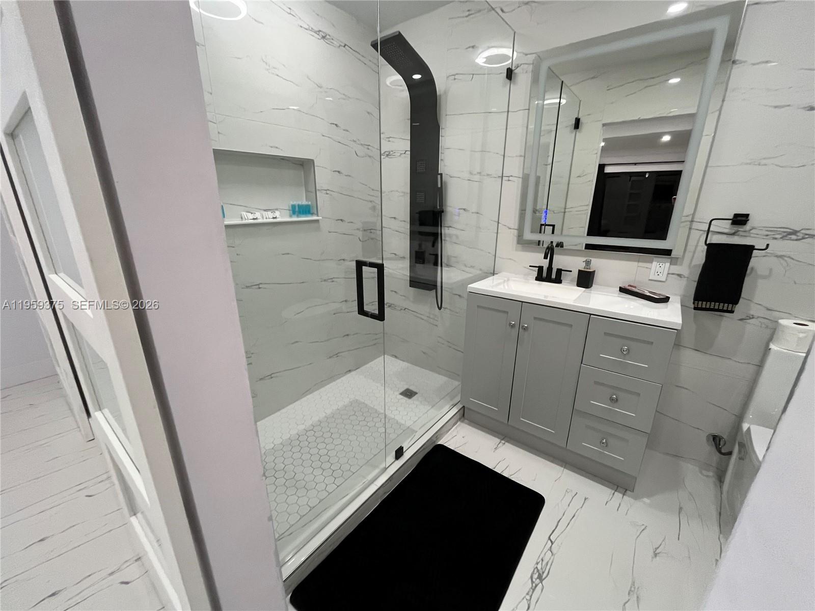 39 SE 7th St #0, Dania Beach FL 33004