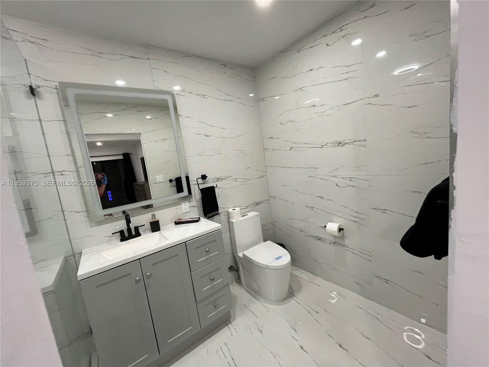 39 SE 7th St #0, Dania Beach FL 33004