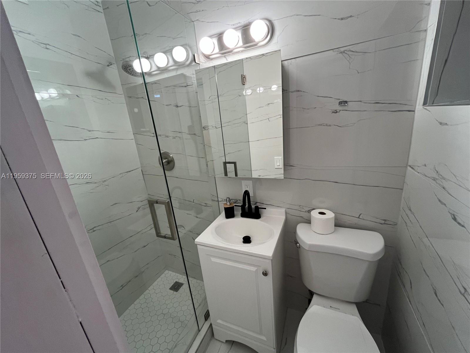 39 SE 7th St #0, Dania Beach FL 33004