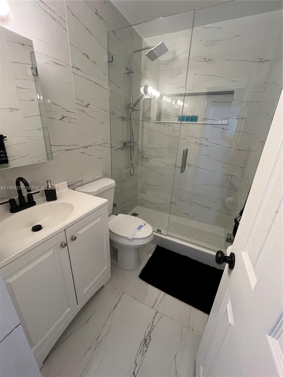 39 SE 7th St #0, Dania Beach FL 33004