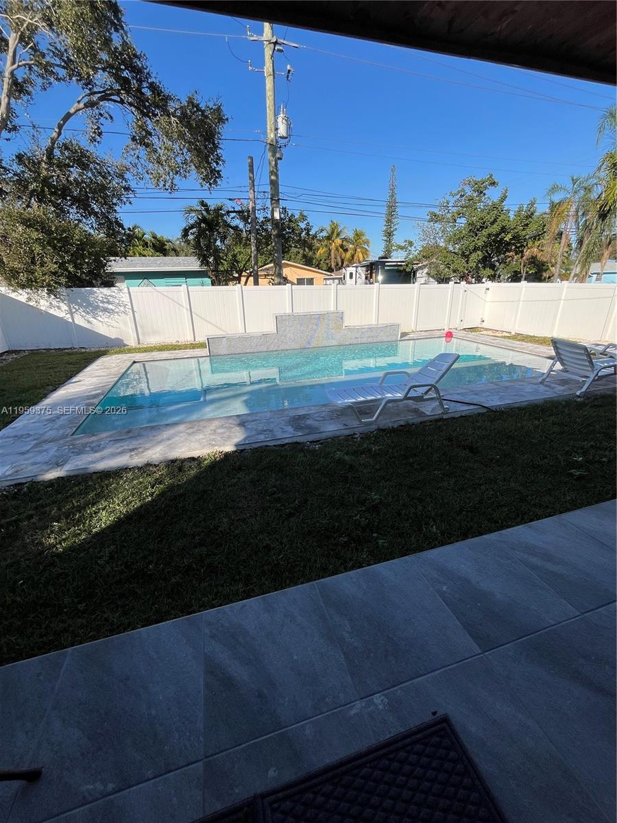 39 SE 7th St #0, Dania Beach FL 33004